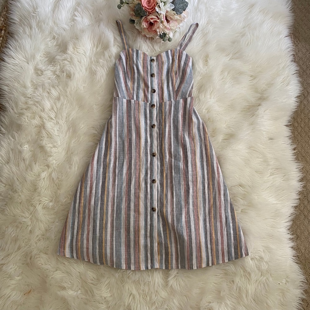 Button Down Sweetheart Neck Line Dress